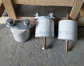 WX-01电车绝缘子可配铜排固定金具低压行车绝缘瓷瓶低压支柱